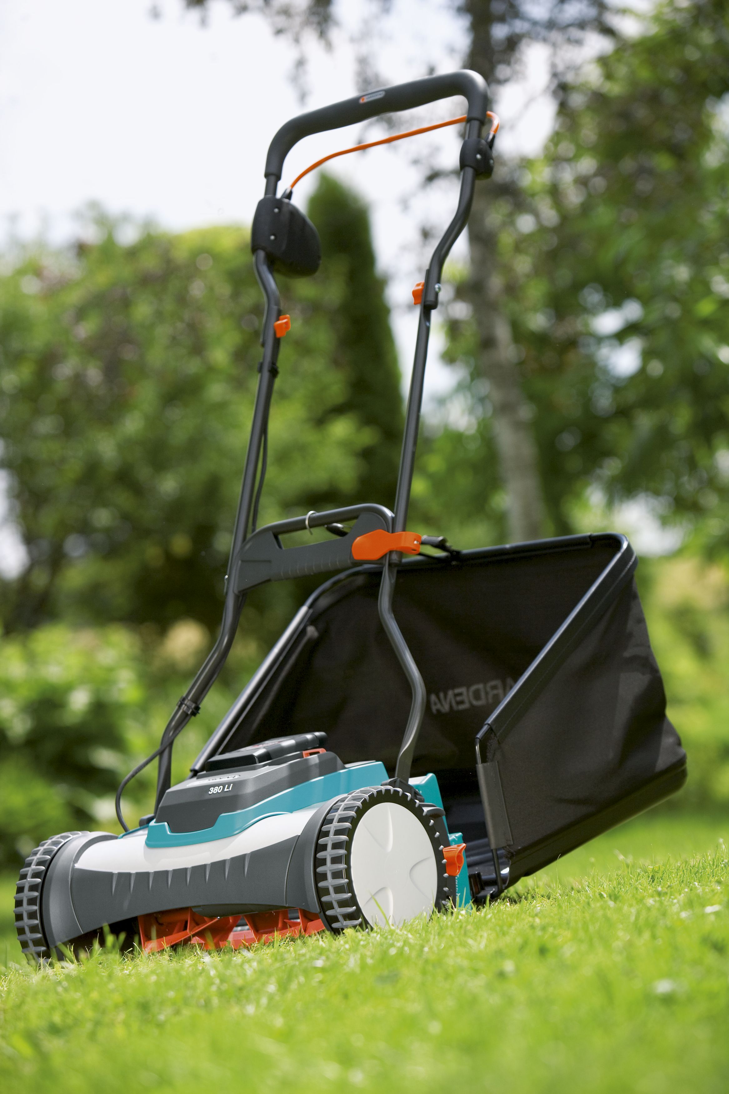 Cortacésped helicoidal con batería recargable 380 Li