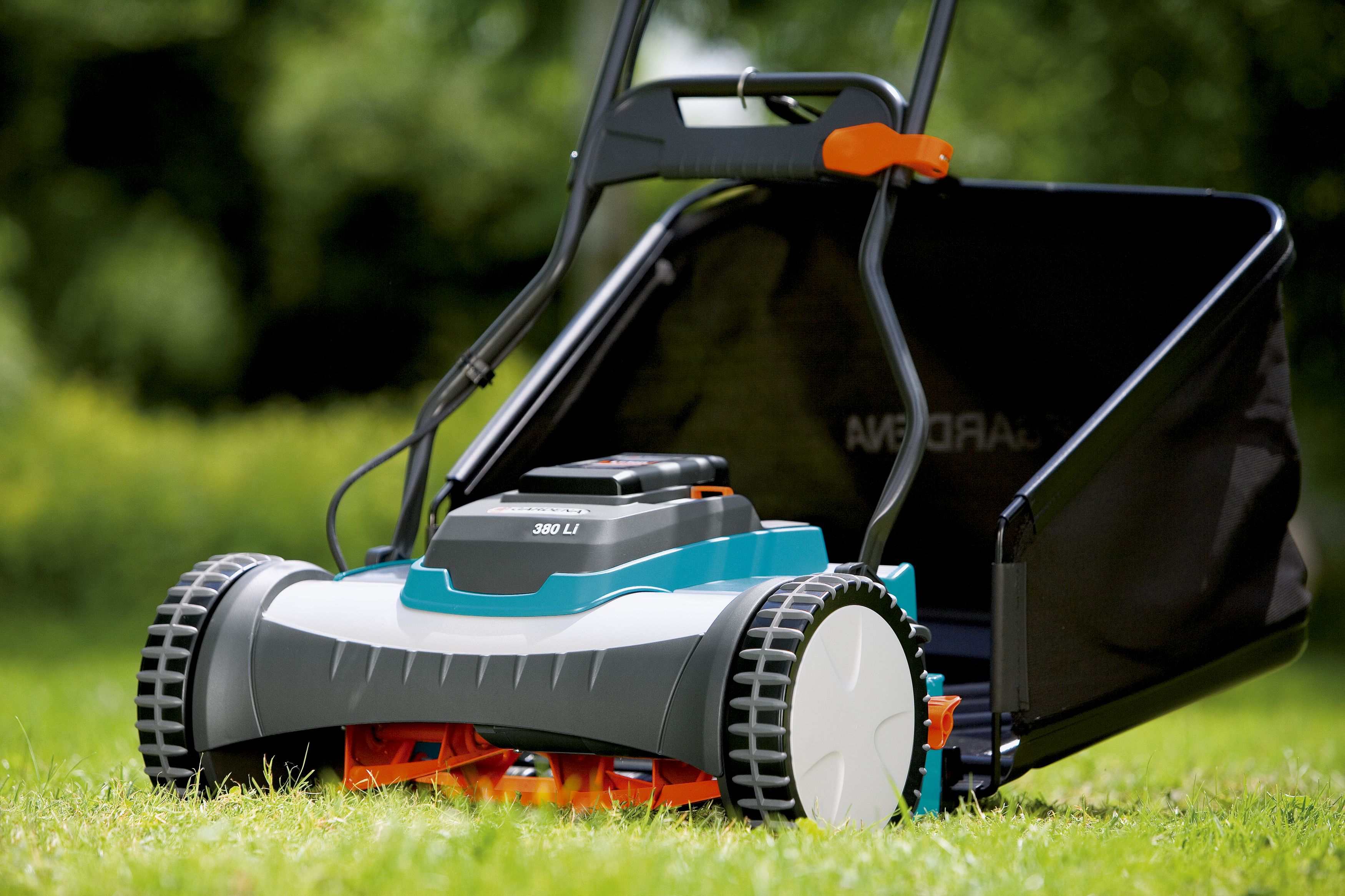 Cortacésped helicoidal con batería recargable 380 Li