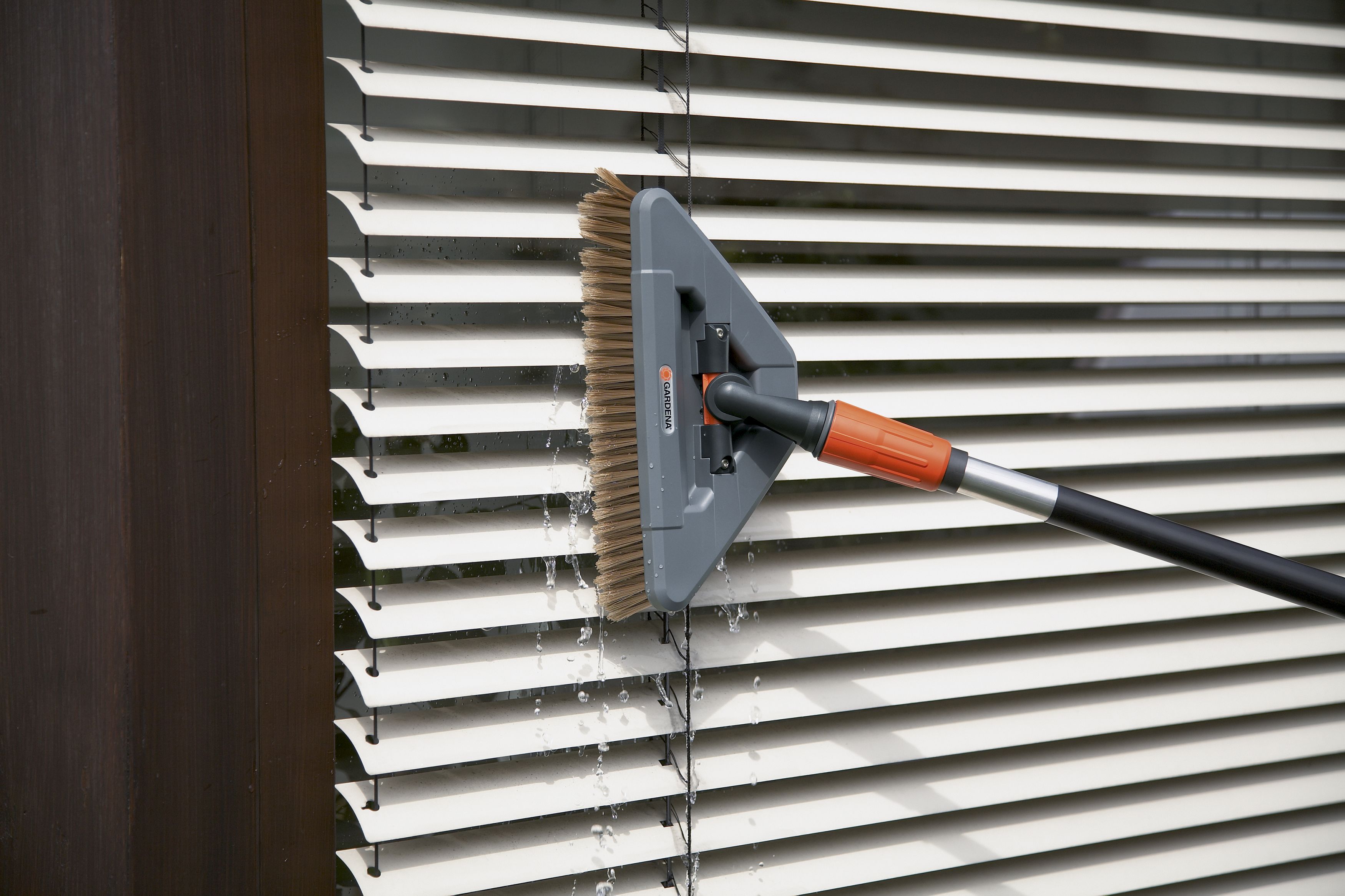 Cepillo de cerdas blandas giratorio