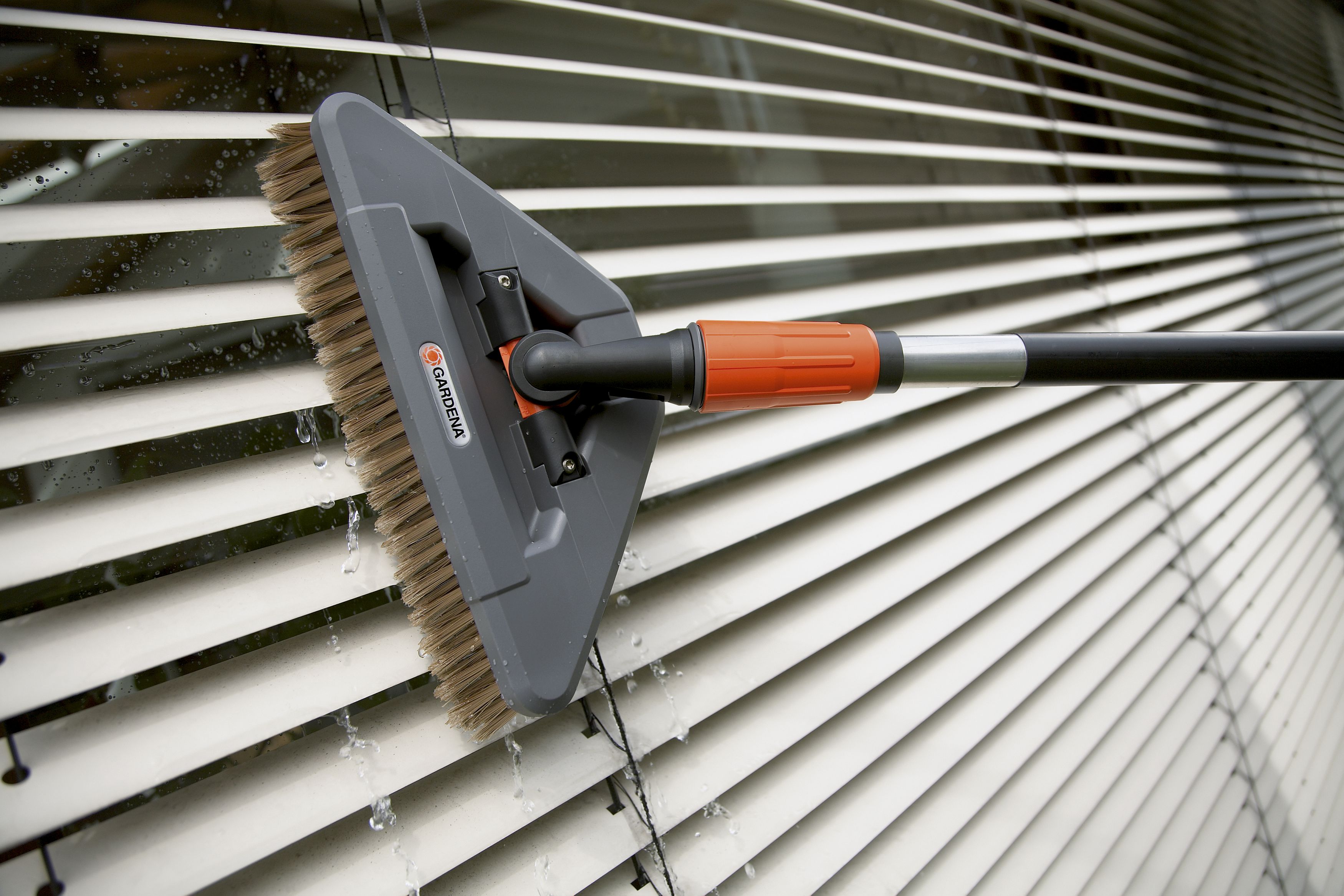 Cepillo de cerdas blandas giratorio