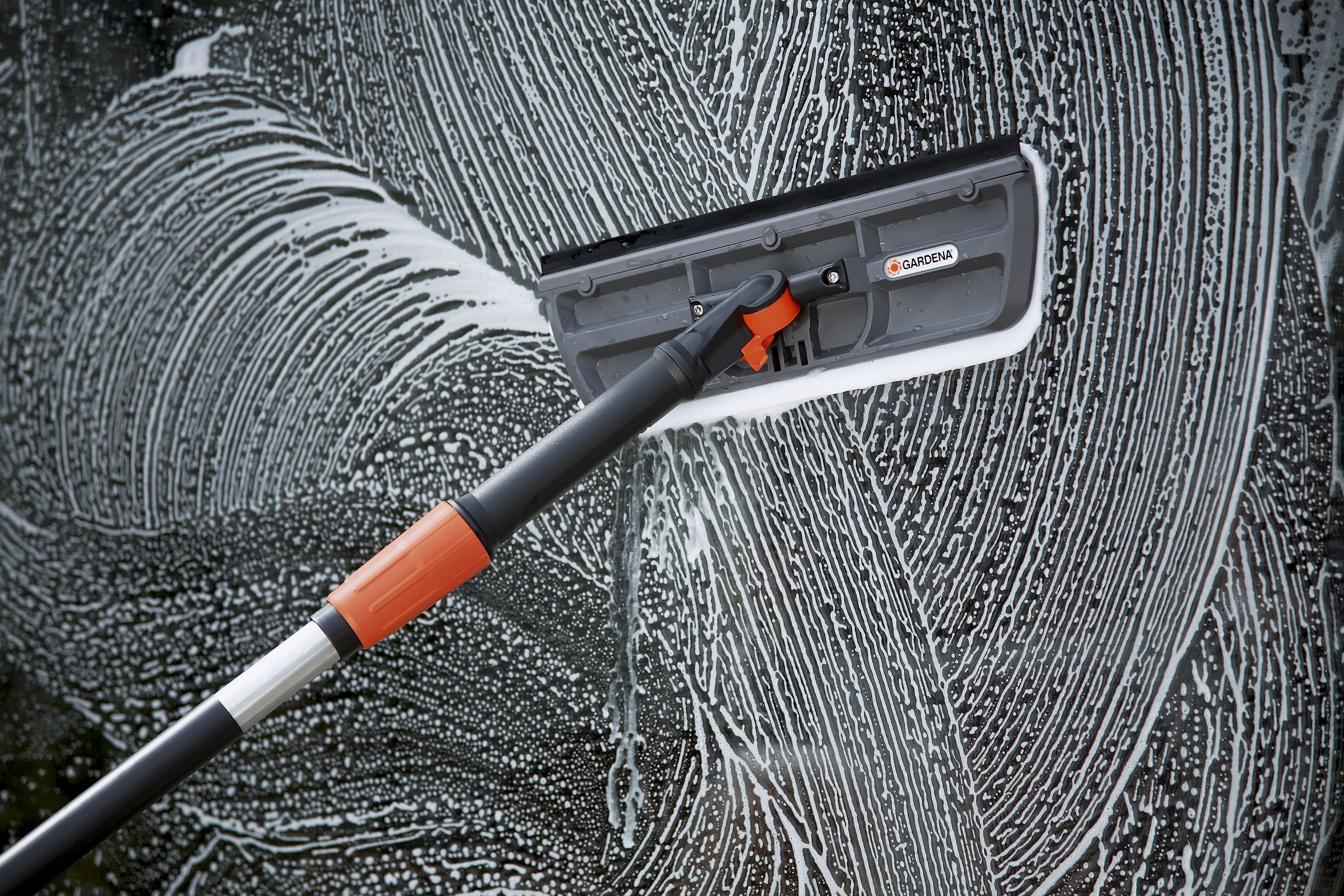 Limpiacristales con rasqueta