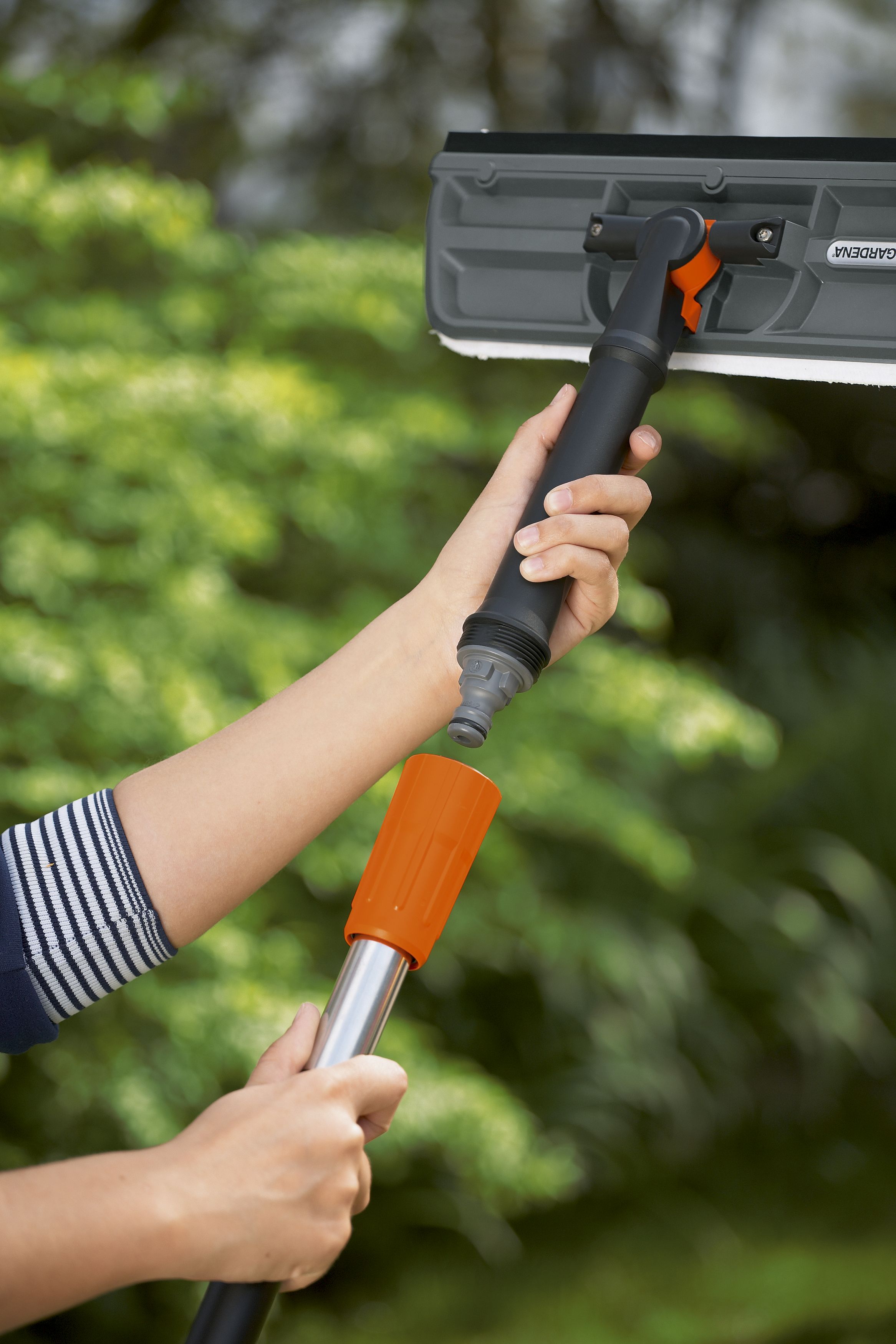 Limpiacristales con rasqueta