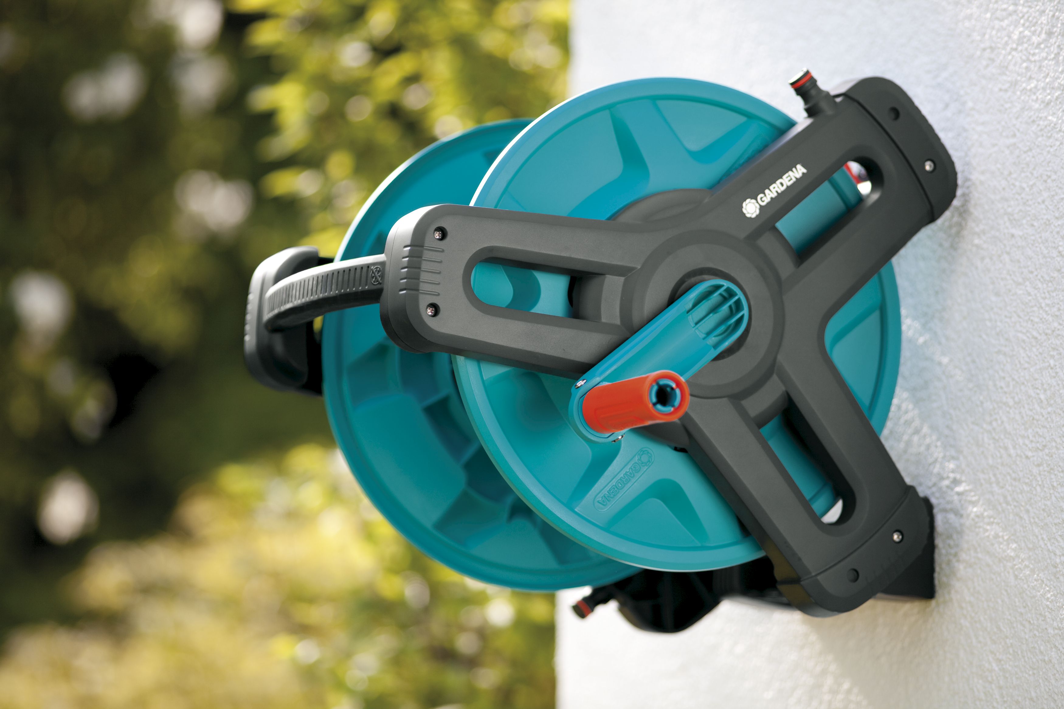 Soporte portamanguera mural 50 Classic GARDENA equipado