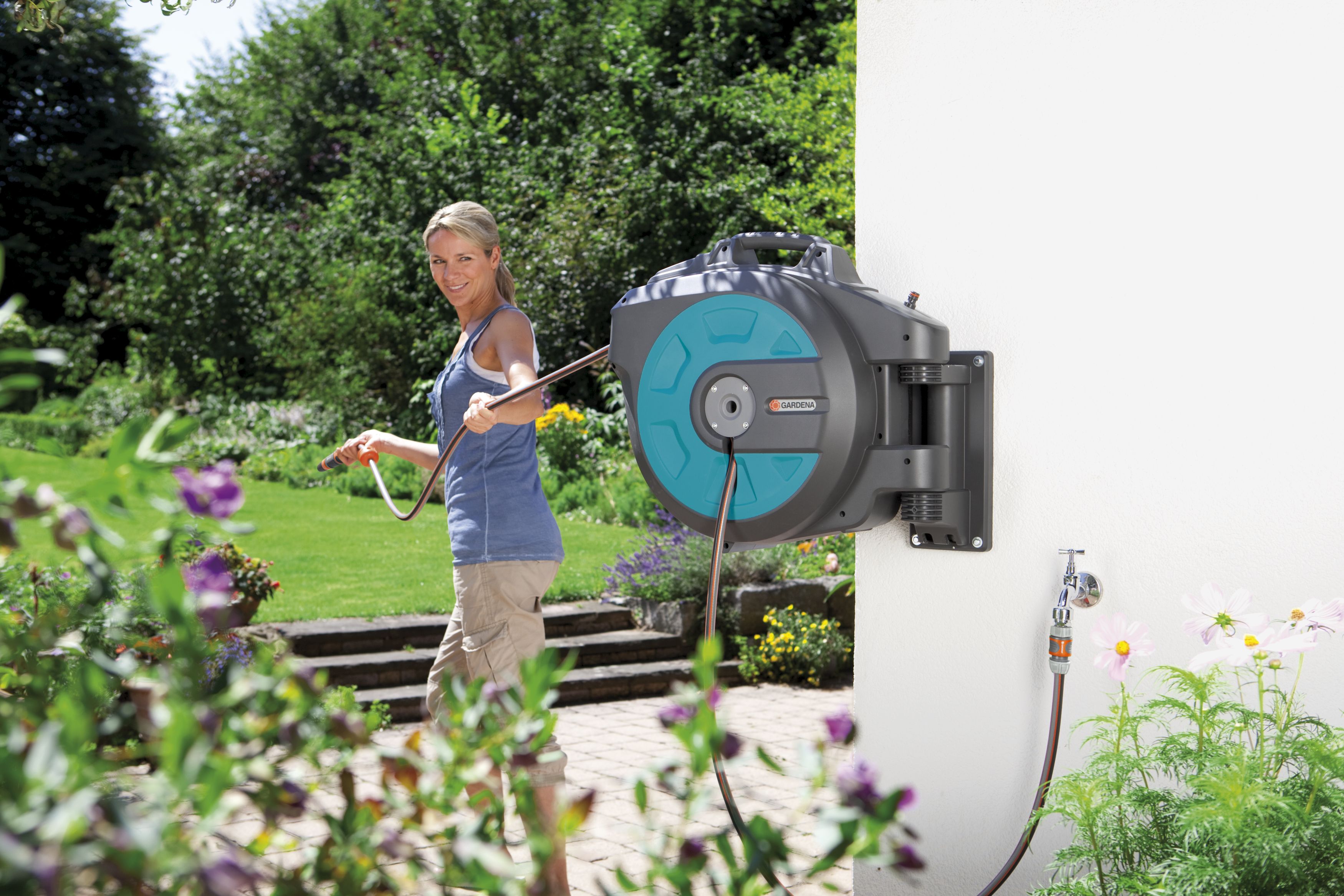 Soporte portamanguera mural roll-up automatic 25