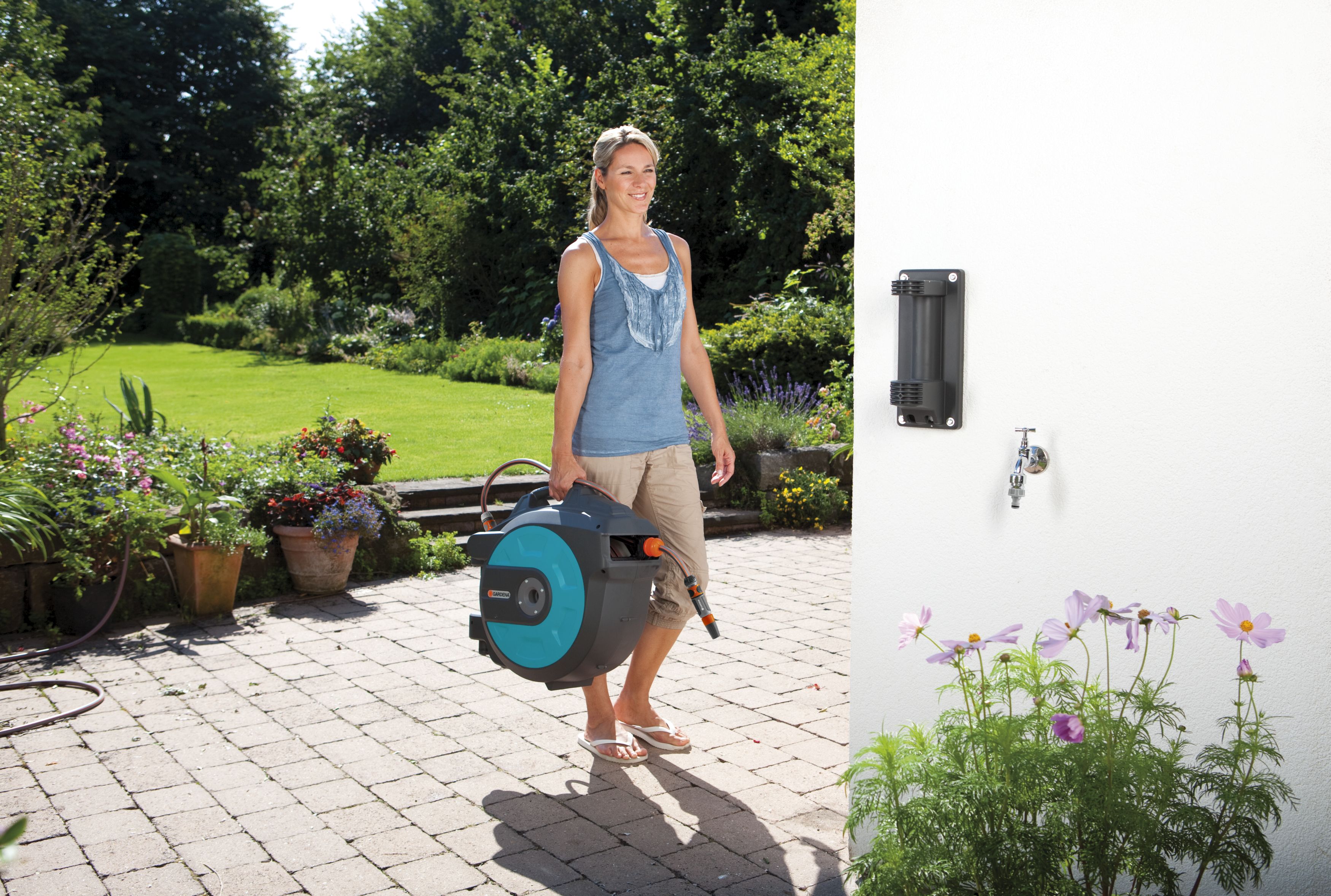 Soporte portamanguera mural roll-up automatic 25