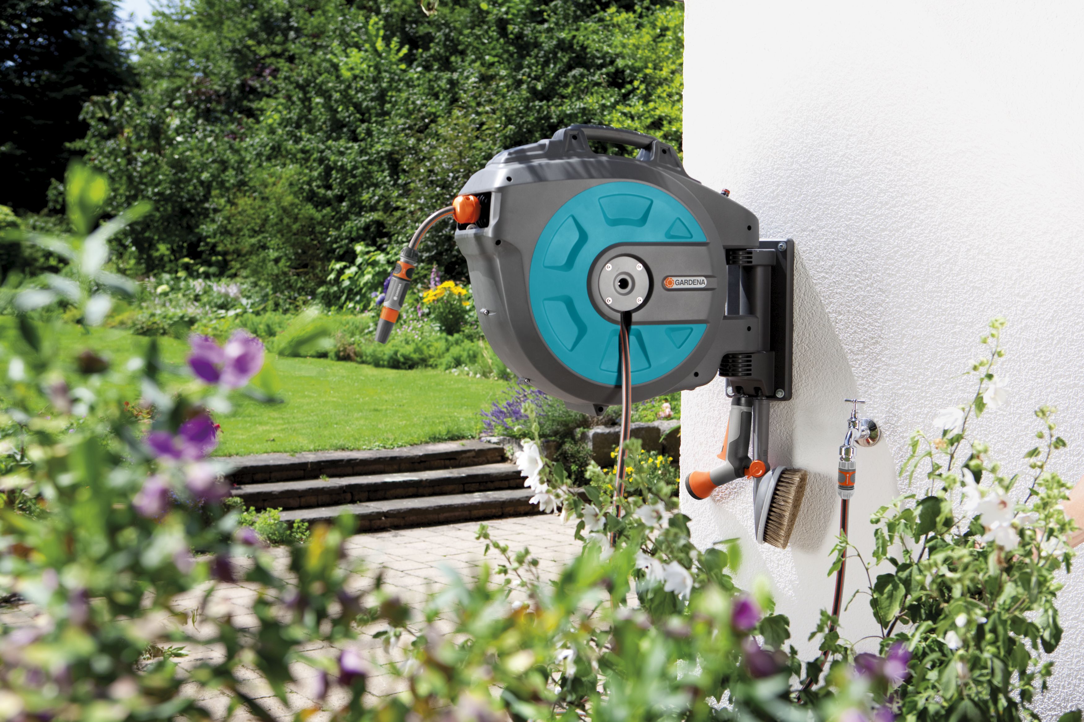 Soporte portamanguera mural roll-up automatic 25