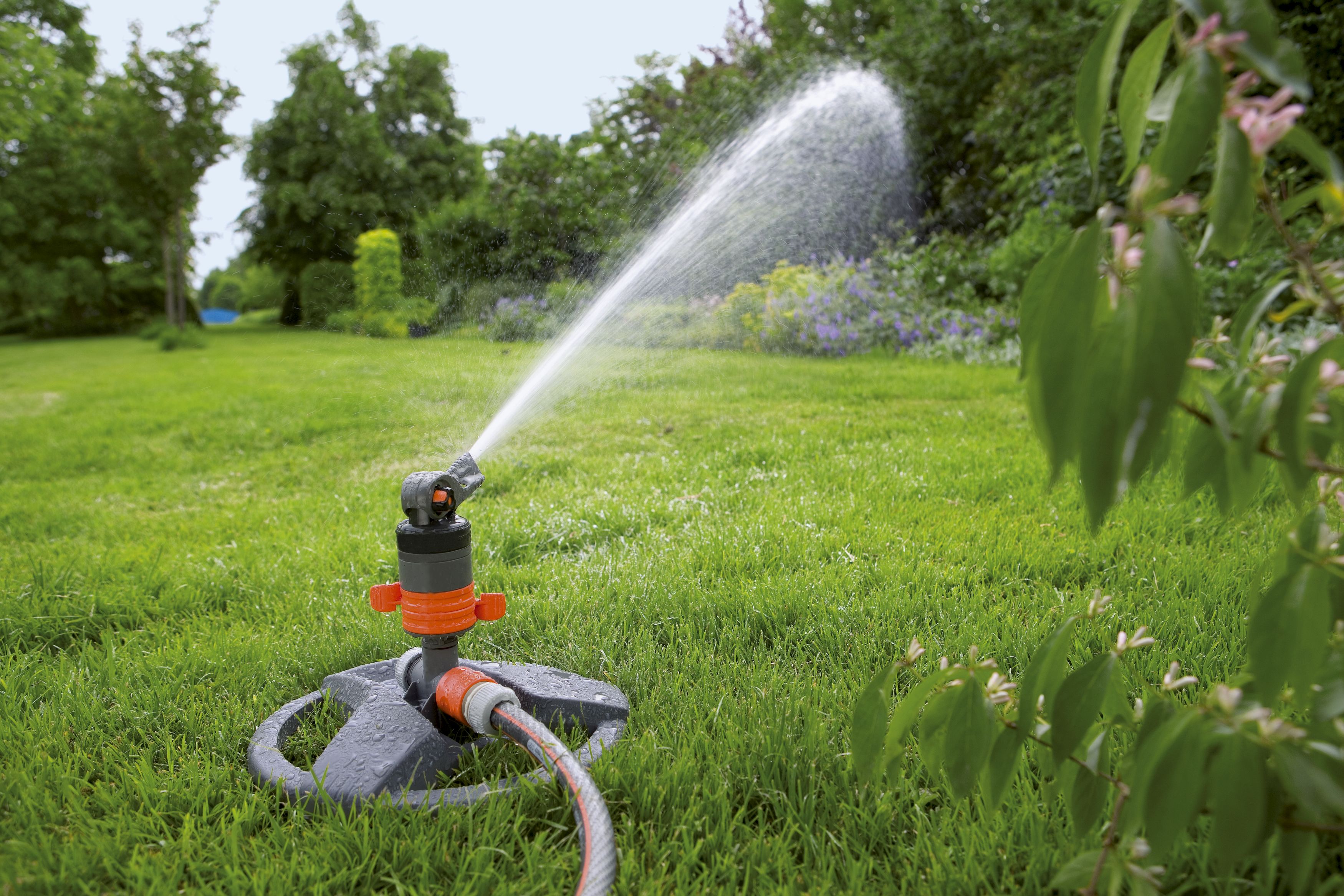 Aspersor con turbina sectorial con Base Comfort