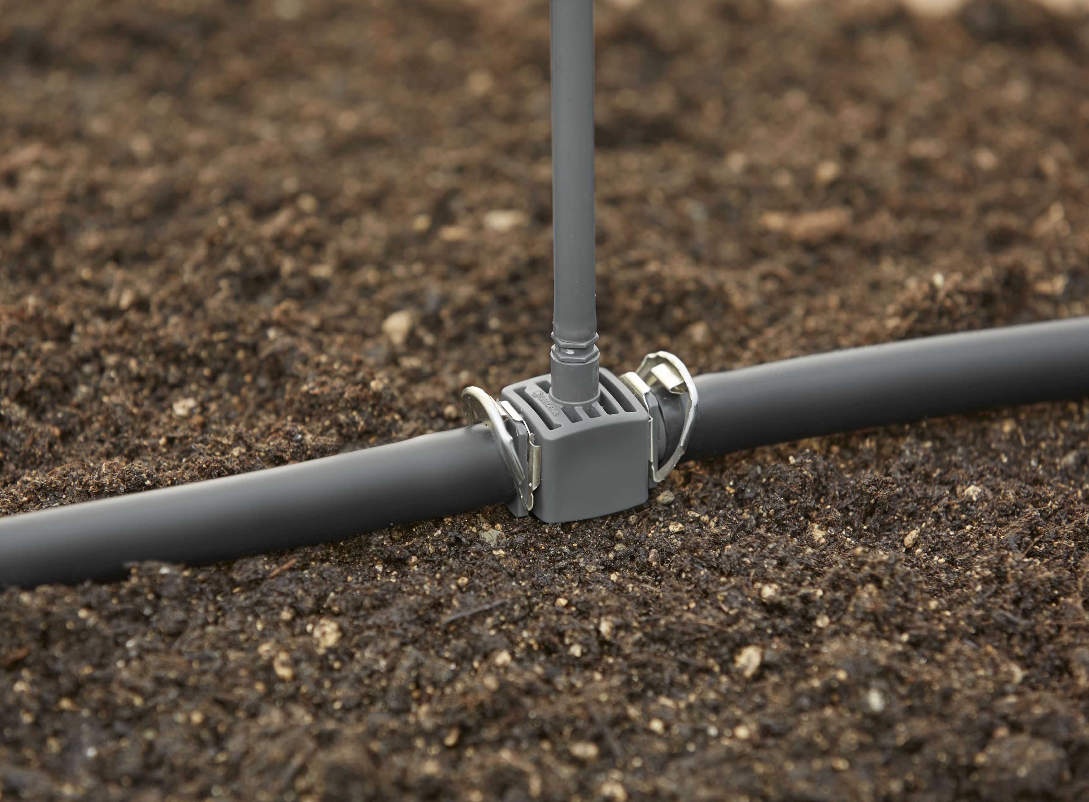 Derivación en T de 13 mm para microdifusores