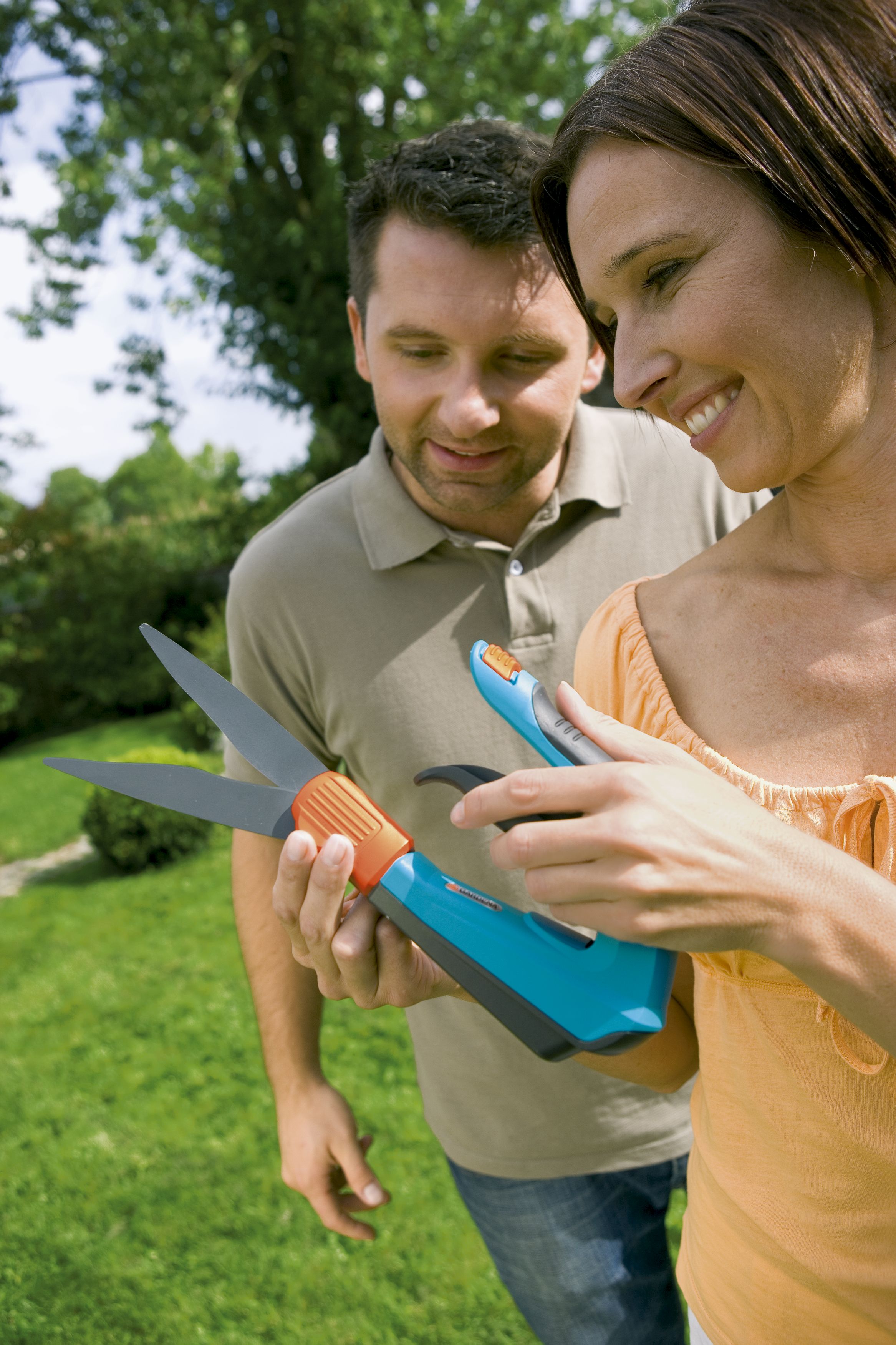 Tijera cortacésped orientable Comfort Plus GARDENA