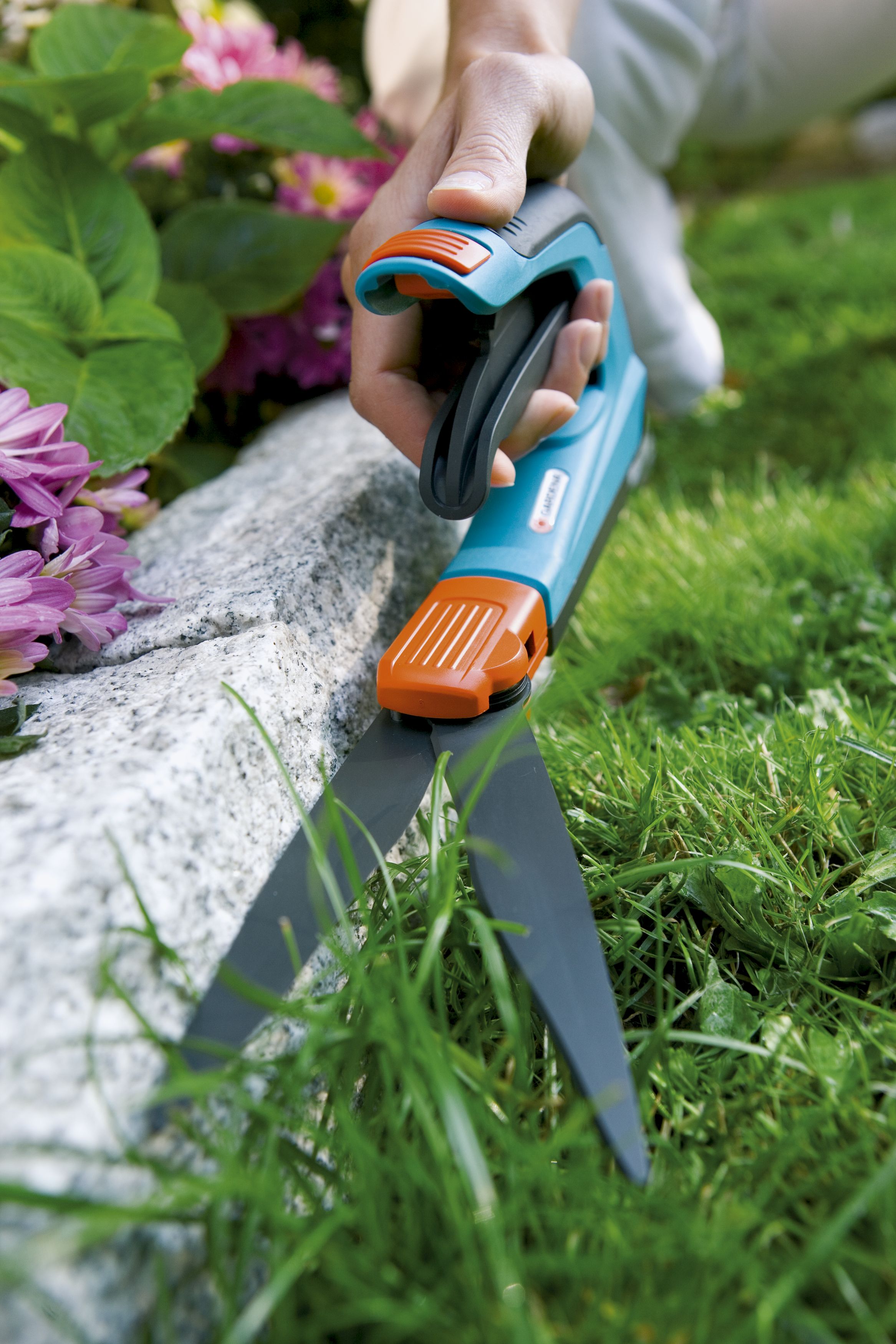 Tijera cortacésped orientable Comfort Plus GARDENA