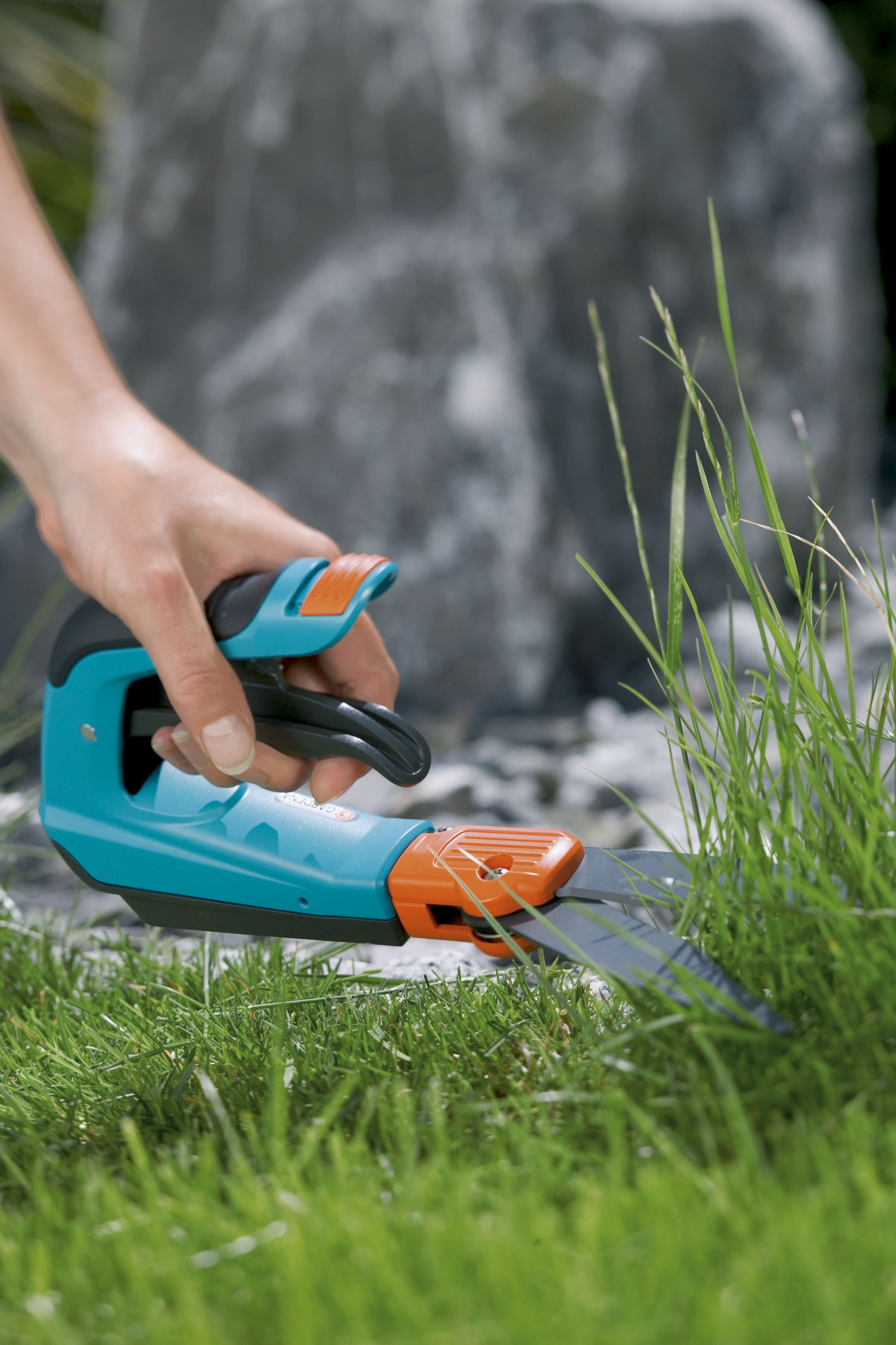 Tijera cortacésped orientable Comfort Plus GARDENA