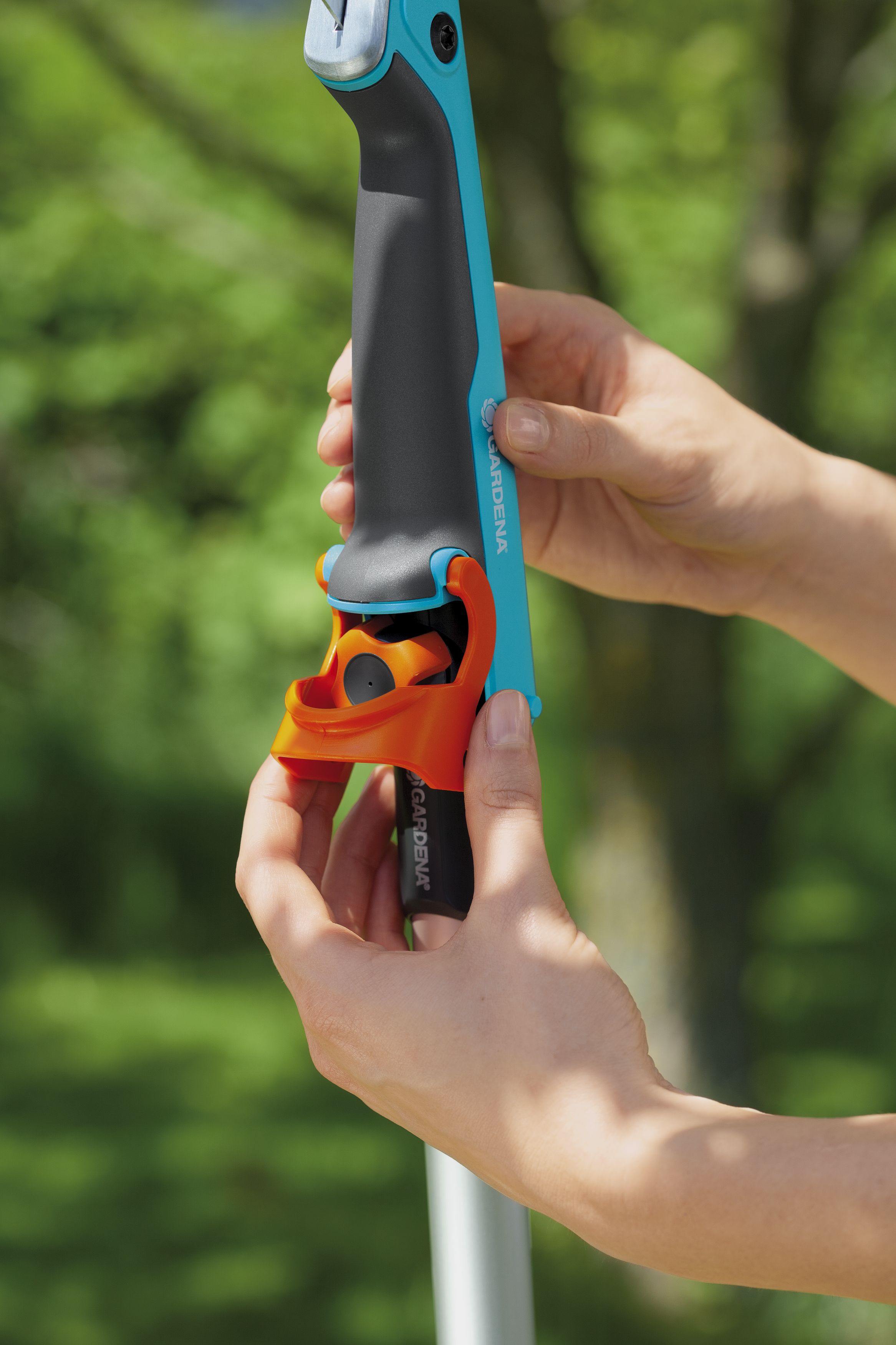 Sierra curvada con gancho 556 combisystem 300 PP