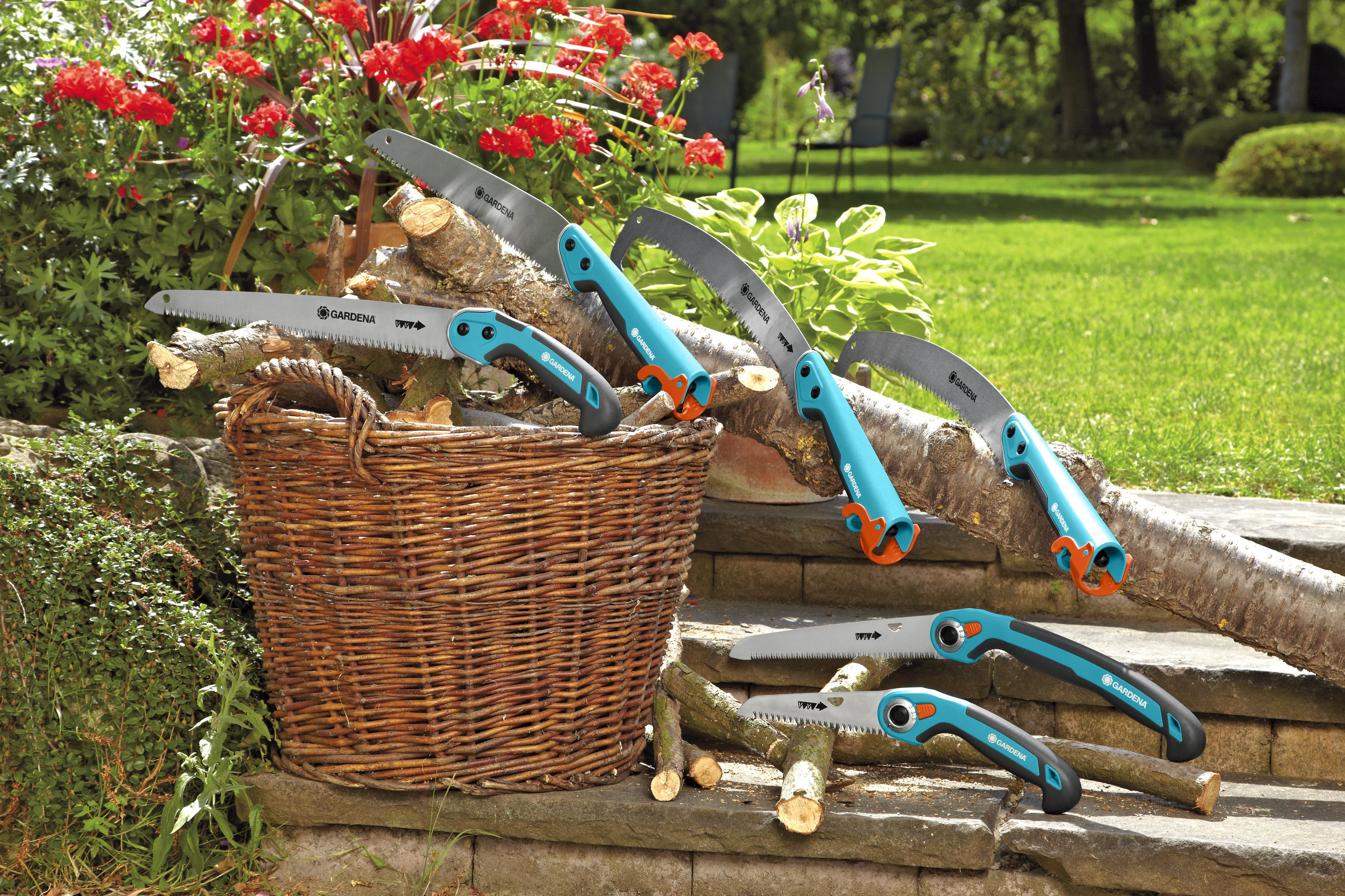 Sierra de jardín plegable 135P