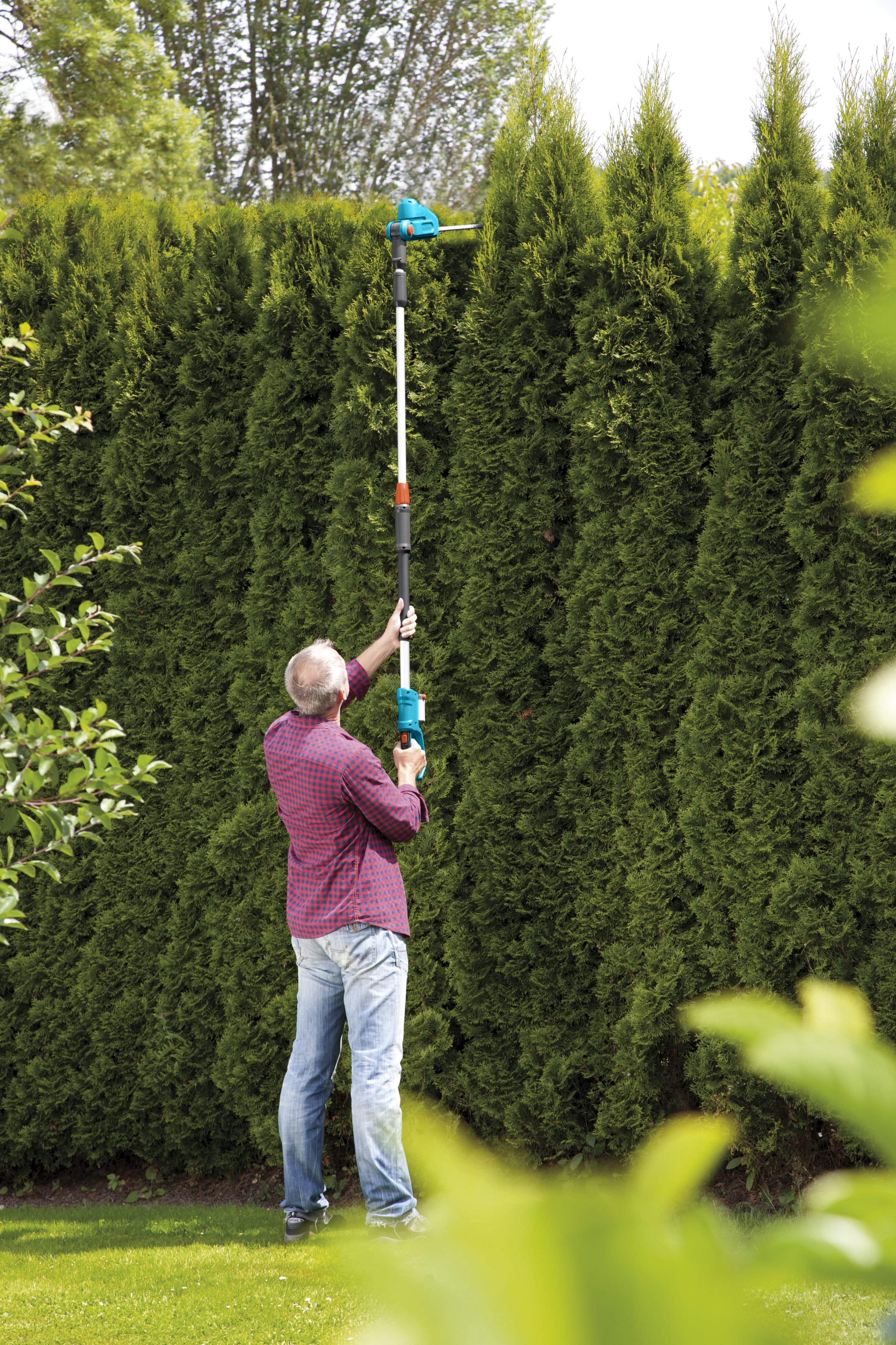 Recortasetos telecópico con Accu THS Li 18/42