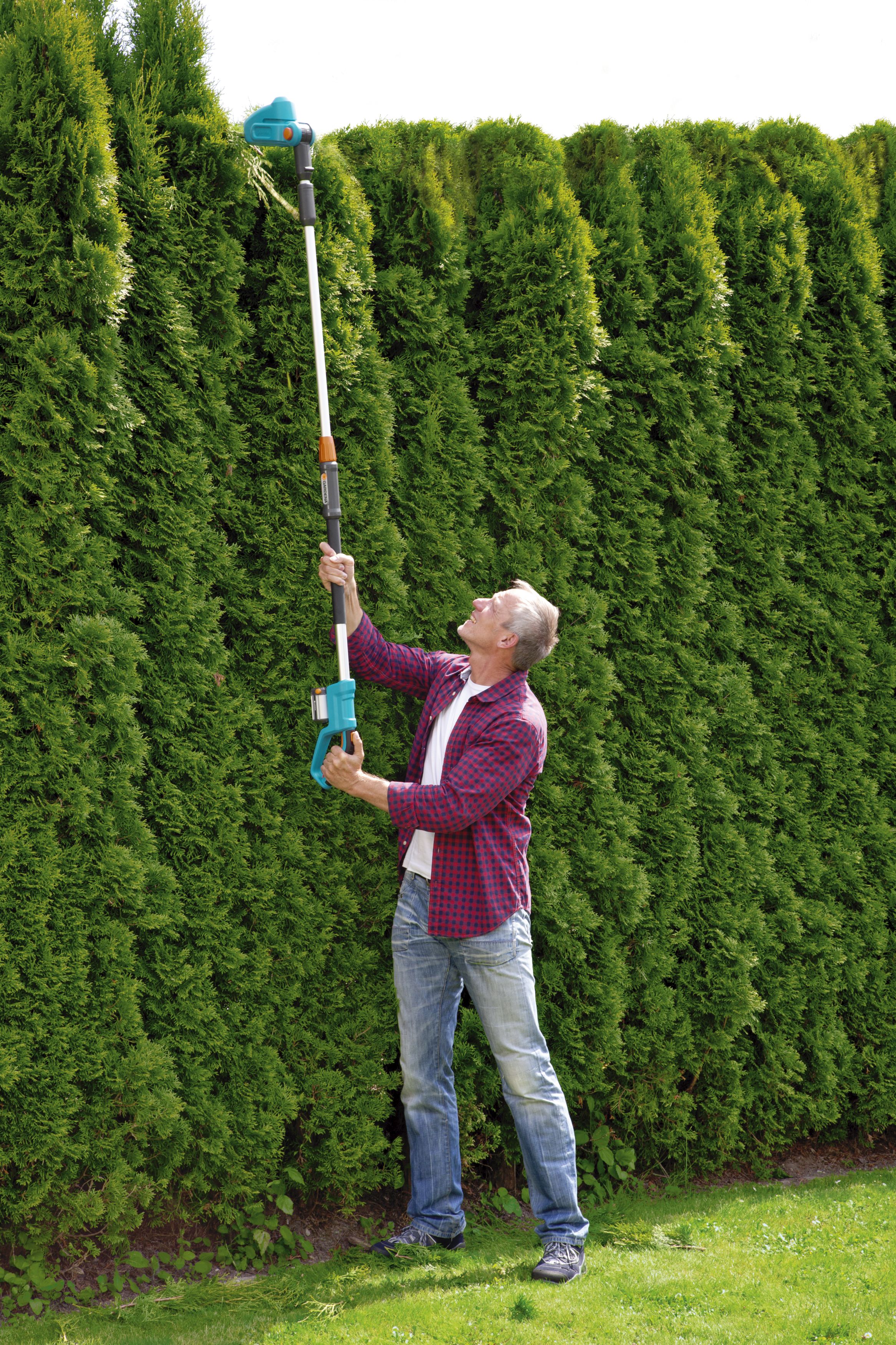 Recortasetos telecópico con Accu THS Li 18/42