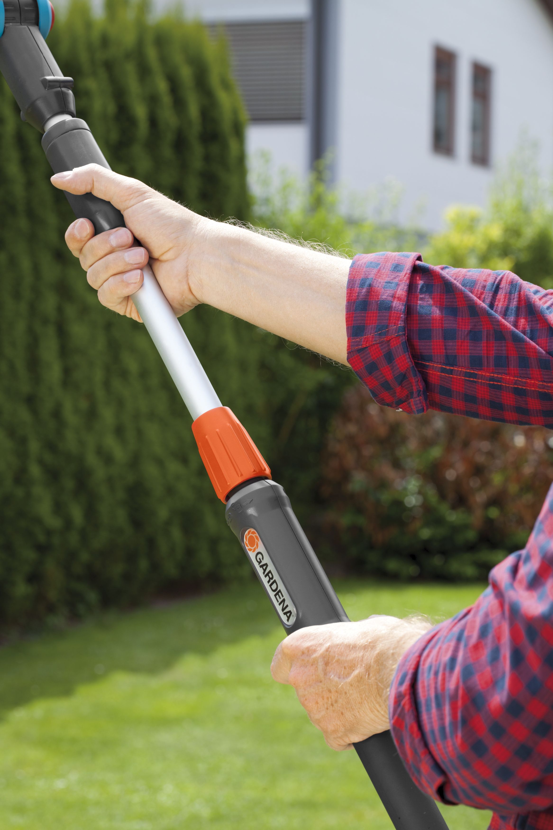 Recortasetos telecópico con Accu THS Li 18/42