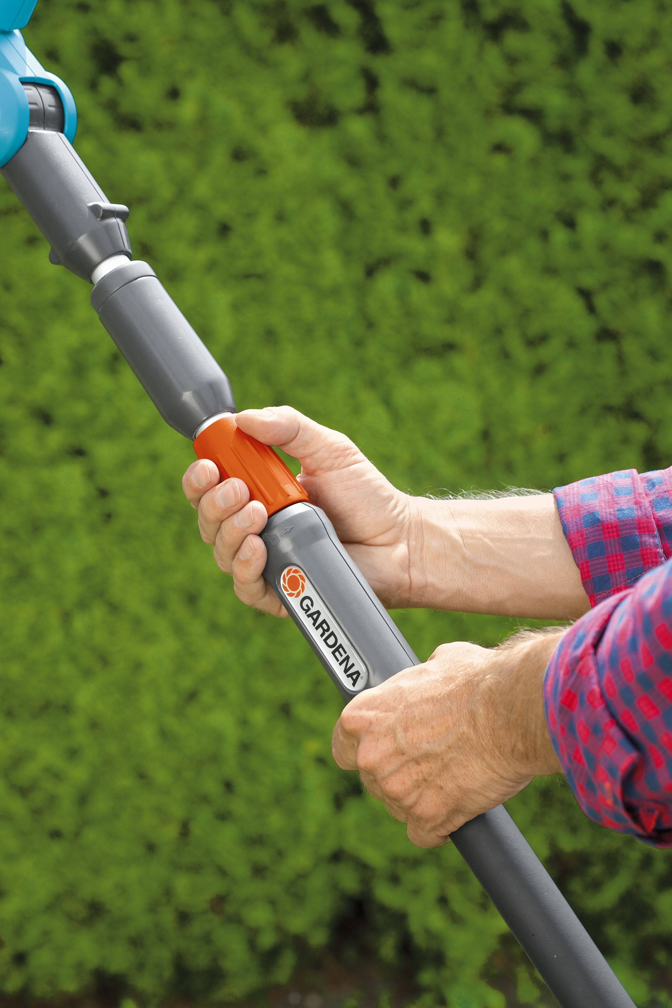 Recortasetos telecópico con Accu THS Li 18/42