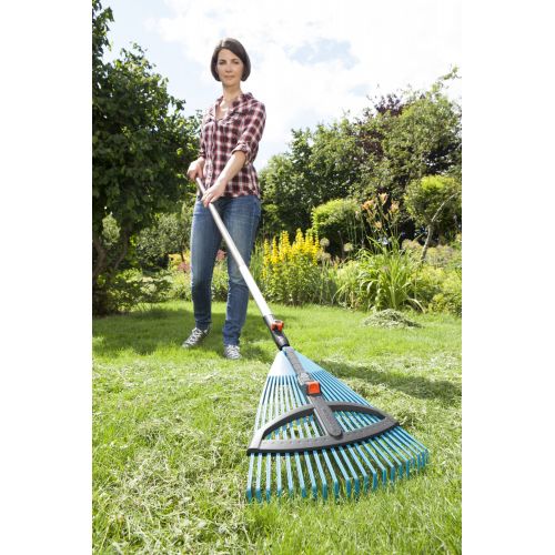 Promo escoba plástico graduable Combisytem con mango 130 cm