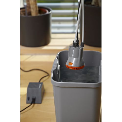 Riego automático de vacaciones con depósito de agua