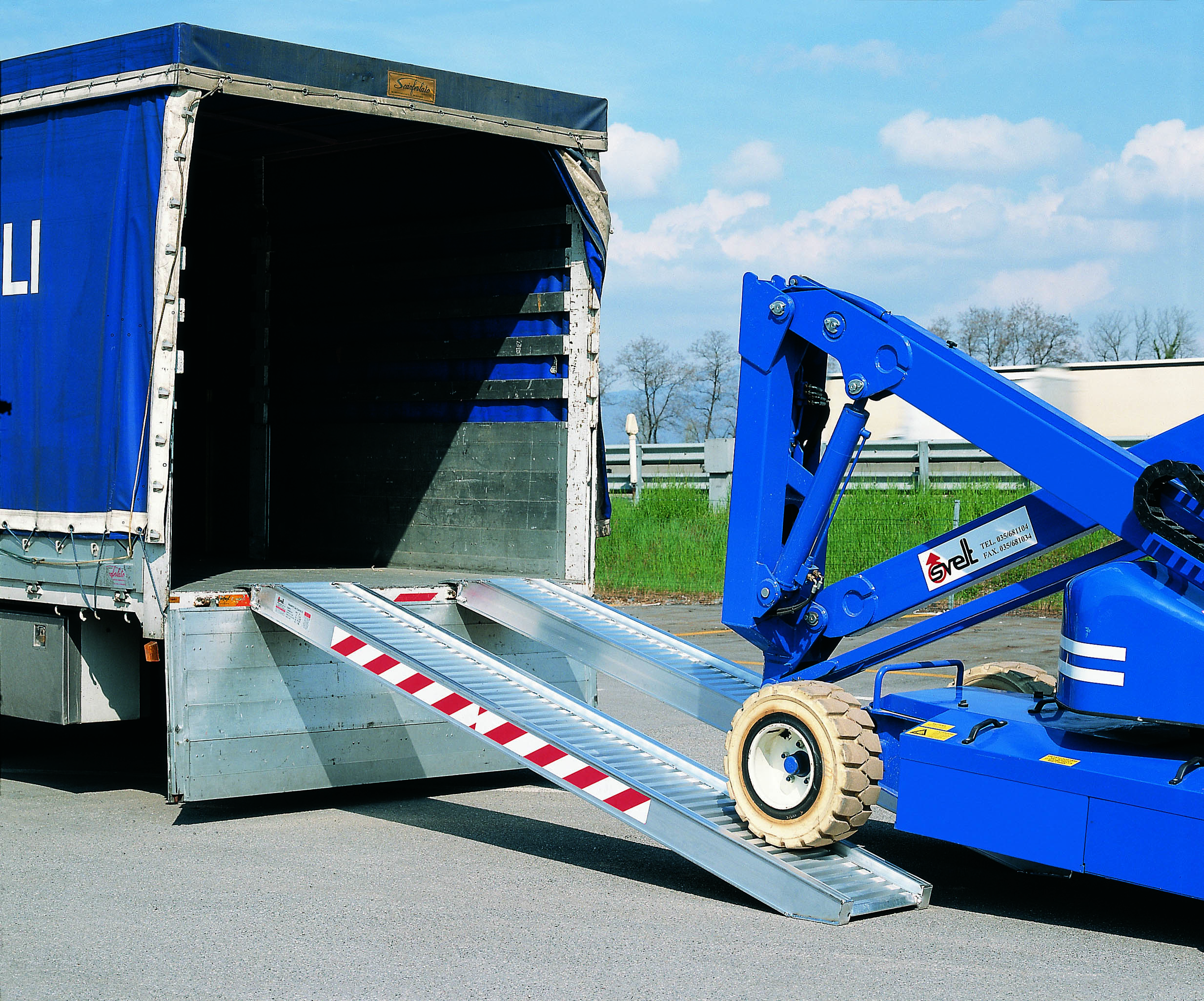 RAMPA DE ALUMINIO NERVADO