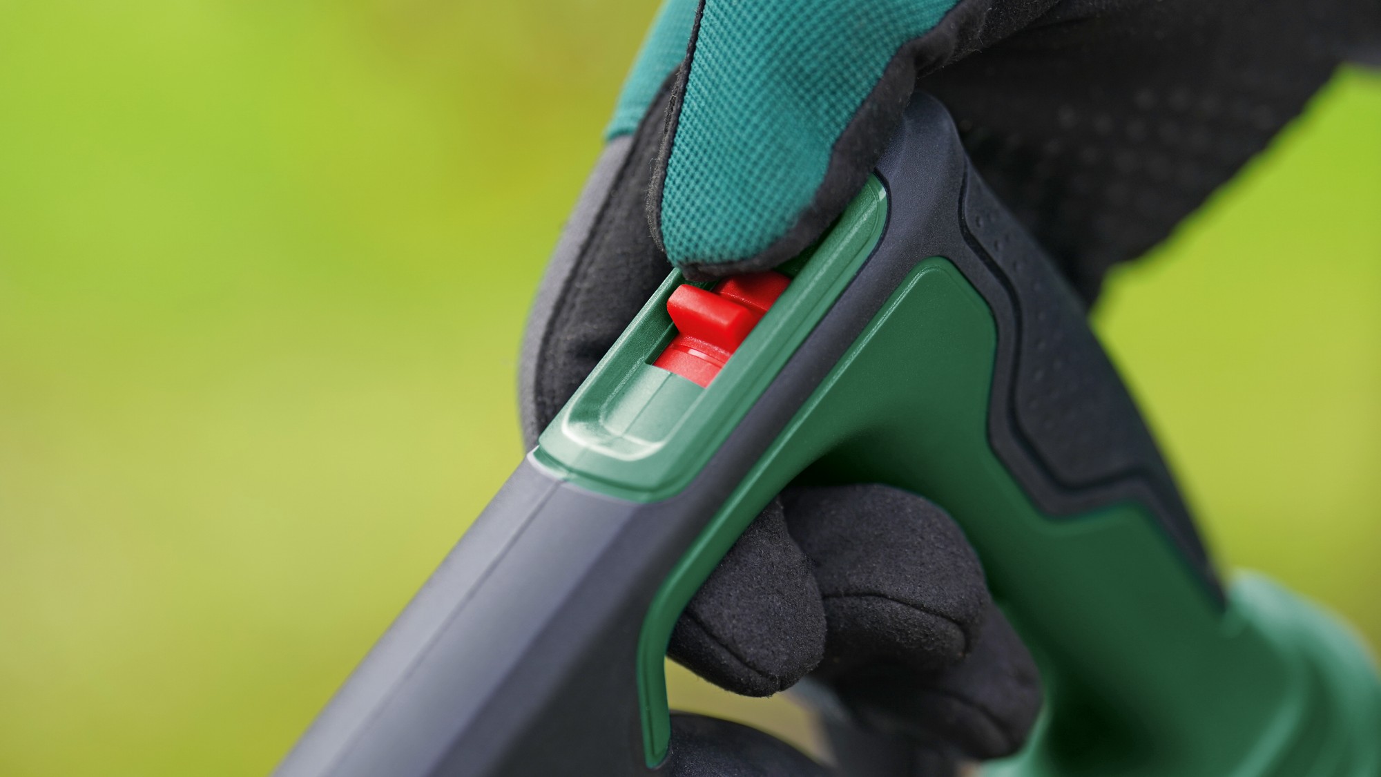 Soplador de hojas a batería UniversalLeafBlower 18V-130