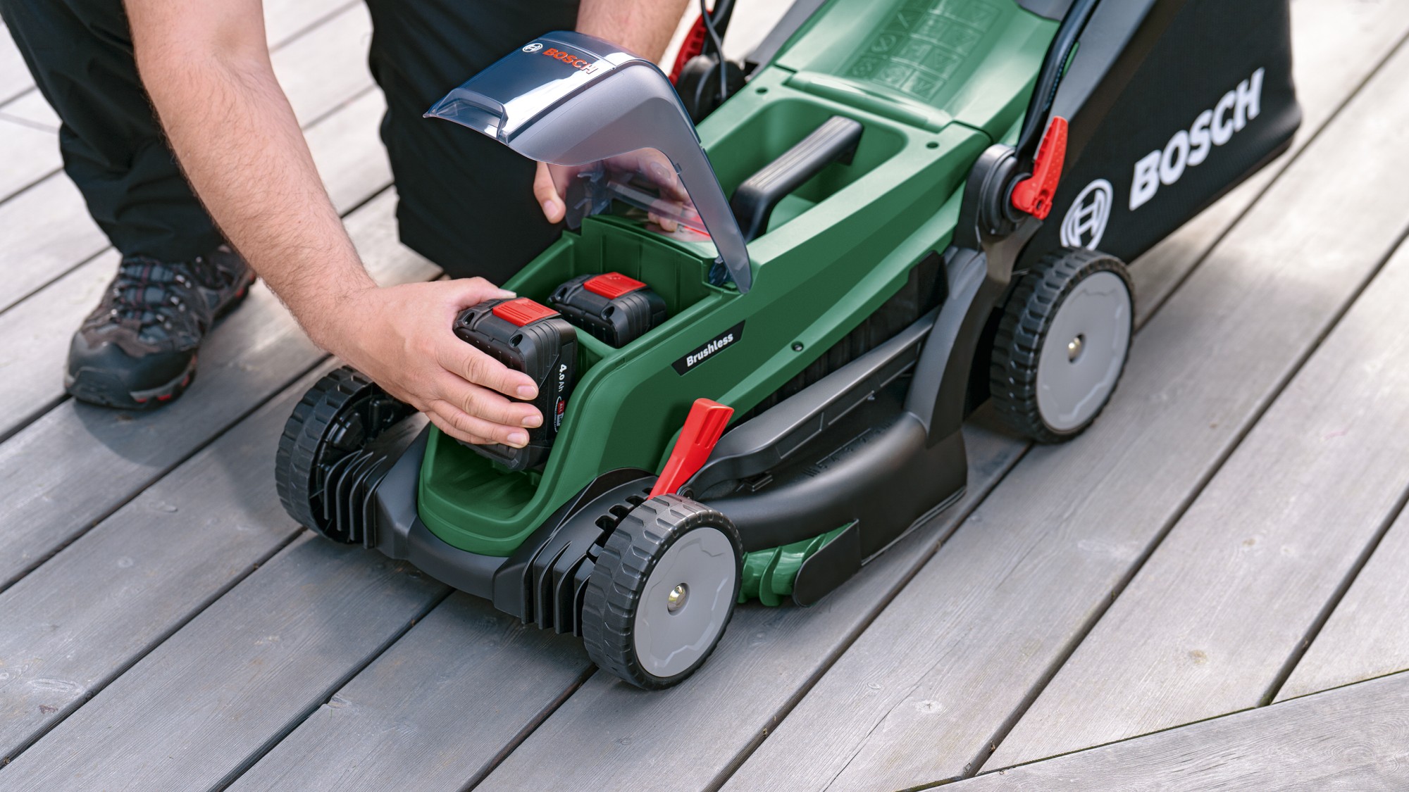 Cortacésped de batería UniversalRotak 2x18V-37-550