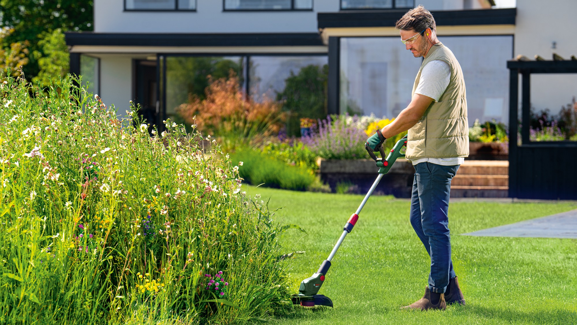 Cortabordes a batería UniversalGrassCut 18V-26-500