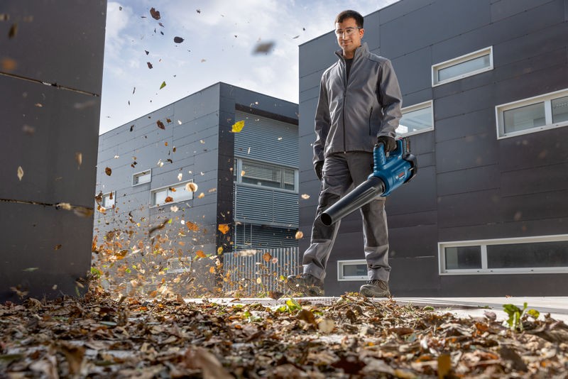 Soplador de hojas a batería GBL 18V-750