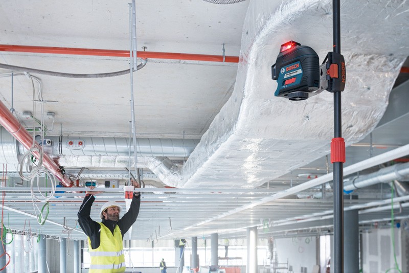 Bosch Professional Nivel láser GLL 3-80 (láser rojo, interior, alcance: hasta 30m, 4 pilas AA, maletín)