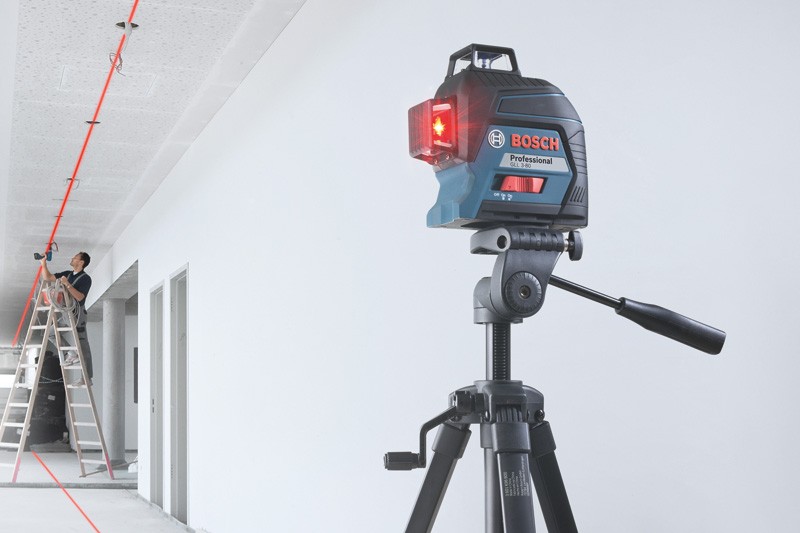 Bosch Professional Nivel láser GLL 3-80 (láser rojo, interior, alcance: hasta 30m, 4 pilas AA, maletín)