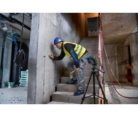 Bosch Professional Nivel Láser GCL 2-50 G (láser verde, interior, soporte RM 10, soporte de techos, alcance: hasta 15 m, 4x pilas AA, maletín)