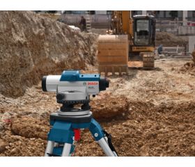 Bosch Professional Nivel Óptico GOL 32 D (aumento 32x, unidad de medida: 360 grados, alcance: hasta 120 m, en maletín de transporte)