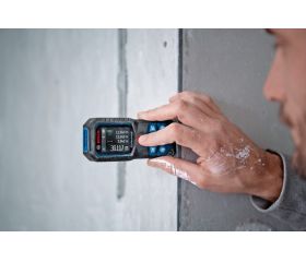 Bosch Professional medidor láser GLM 50-27 C (alcance: hasta 50 m, robusto, IP65, transferencia de datos mediante Bluetooth, 2 pilas AA, correa de sujeción, est