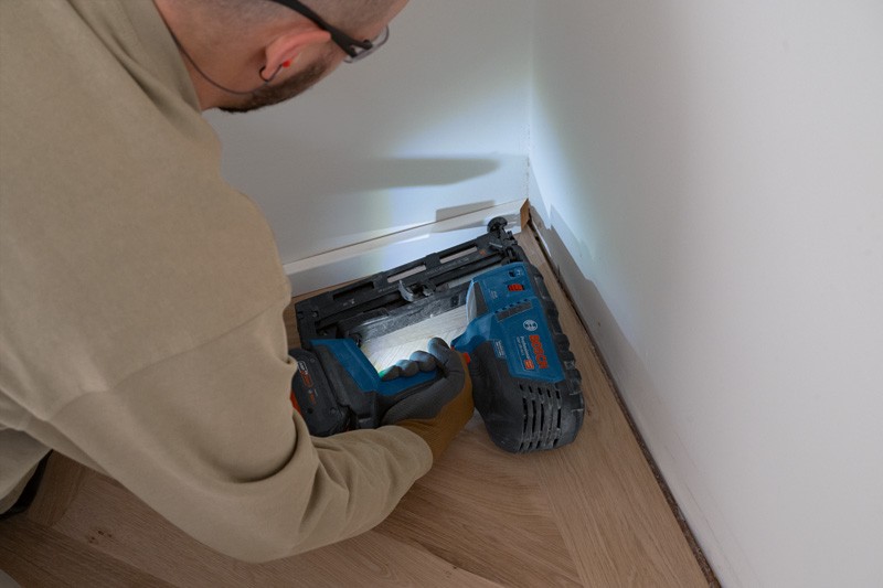 Clavadora para madera a batería GNH 18V-64-2