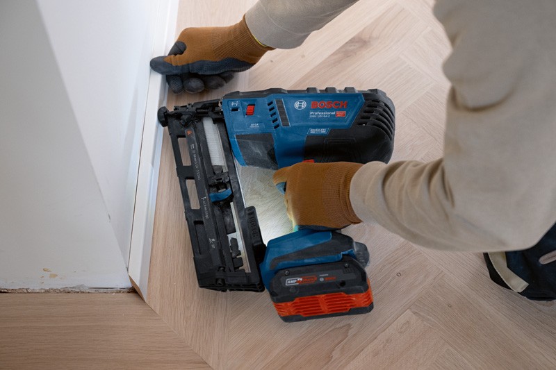 Clavadora para madera a batería GNH 18V-64-2