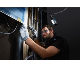 Linterna a batería GLI 12V-330