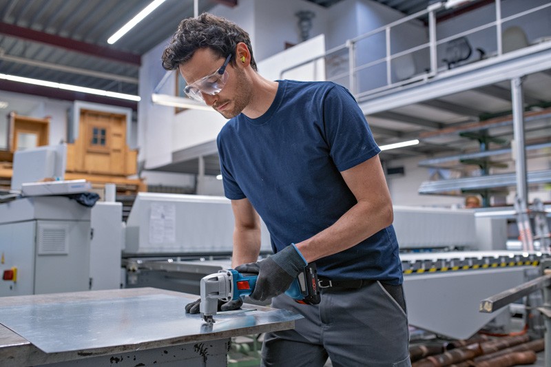 Cizalla a batería GSC 18V-16 E