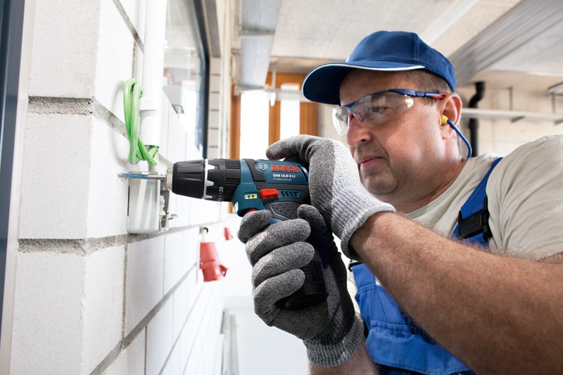 Taladro con percusión a batería GSB 12V-15