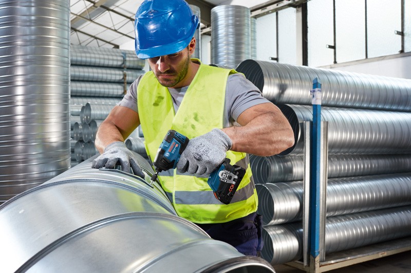 Atornillador de impacto a batería GDR 18V-200