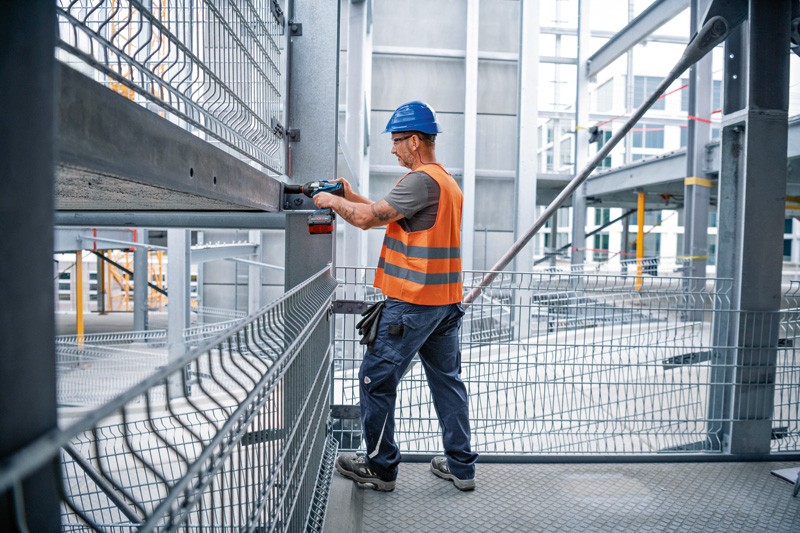 Atornillador de impacto a batería GDS 18V-1000 C