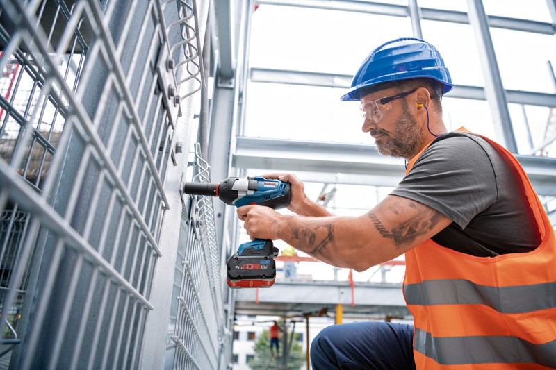 Atornillador de impacto a batería GDS 18V-1000