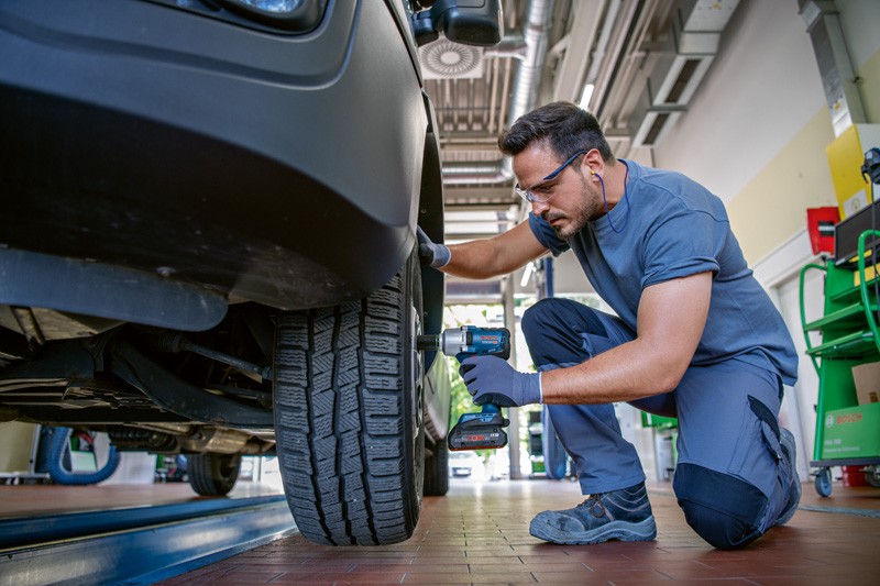 Atornillador de impacto a batería GDS 18V-450 PC