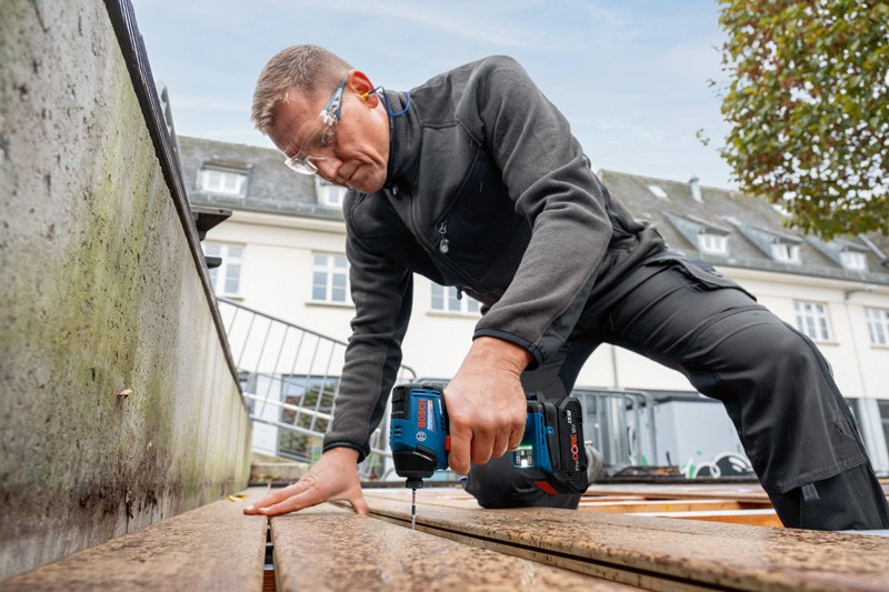 Atornillador de impacto a batería GDR 18V-220 C