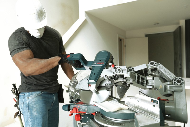 Ingletadora telescópica GCM 10 GDJ