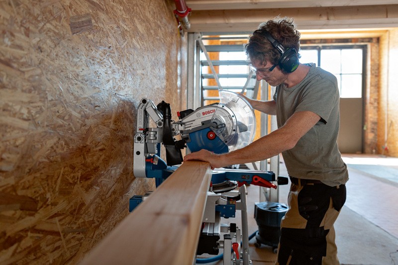 Ingletadora BITURBO a batería GCM 18V-305 GDC