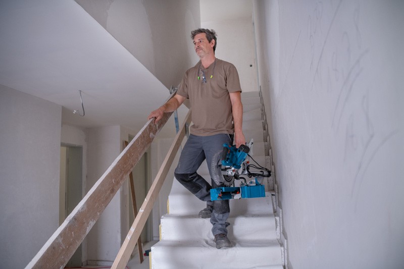 Ingletadora telescópica GCM 305-216 D