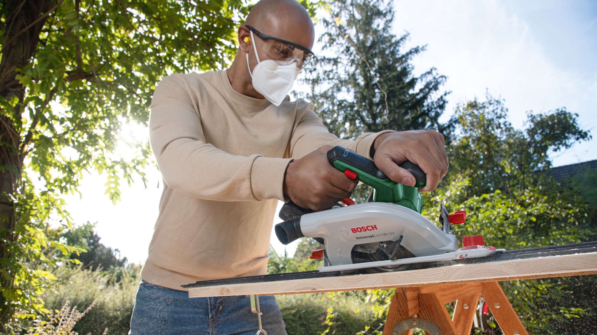 Sierra circular a batería UniversalCirc 18V-53