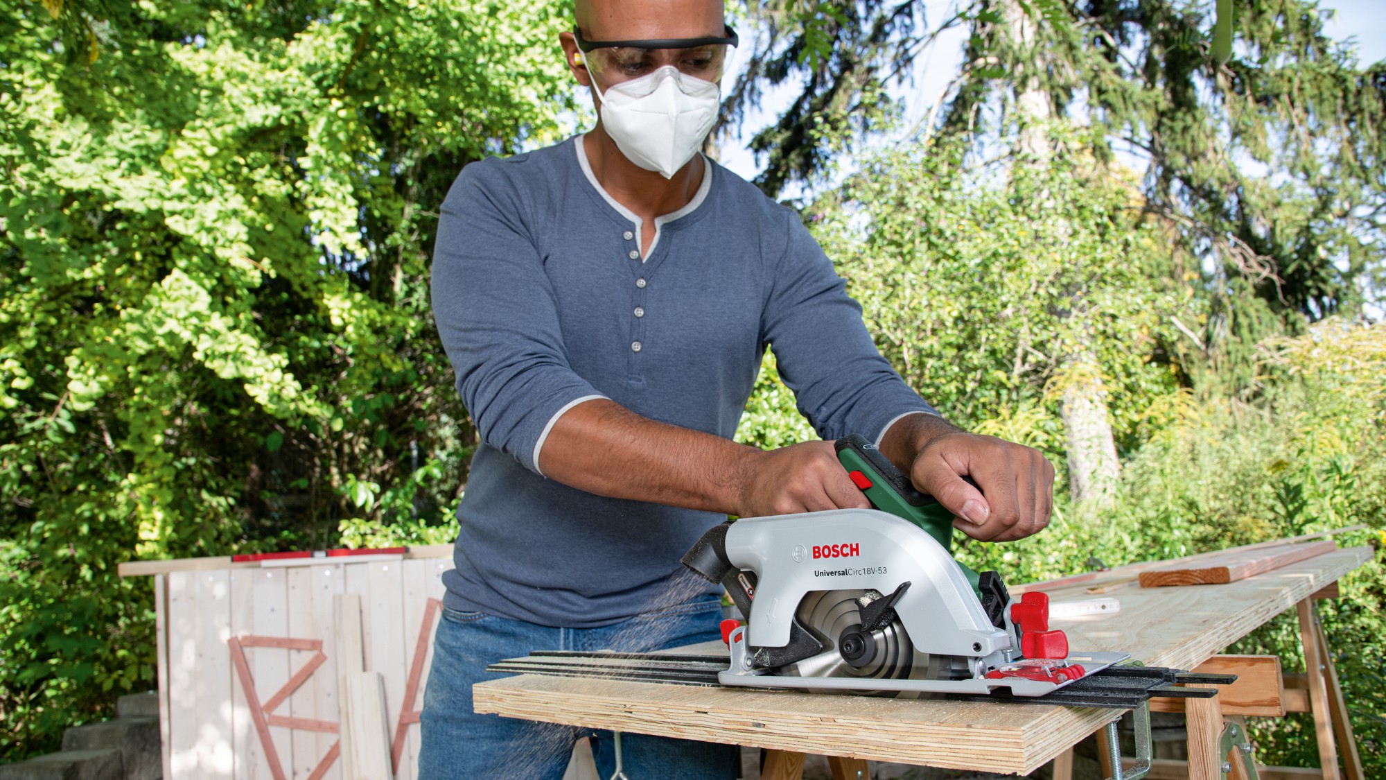 Sierra circular a batería UniversalCirc 18V-53