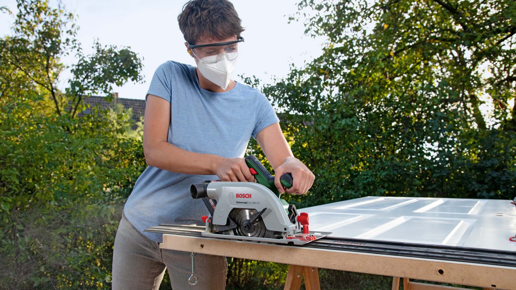 Sierra circular a batería UniversalCirc 18V-53