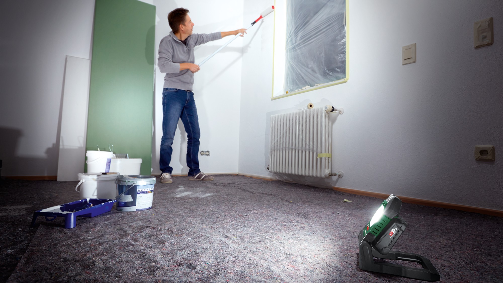 Luz de trabajo LED a batería UniversalWorkLight 18V-2100